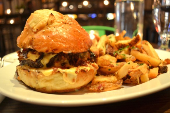 20121124-231200 Chelsea Chelsea Burger Plate