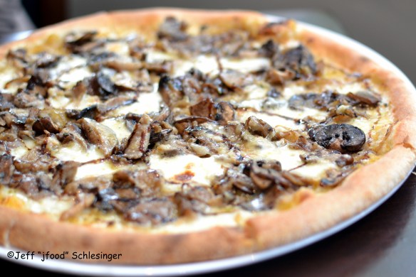 BL MushroomPizza
